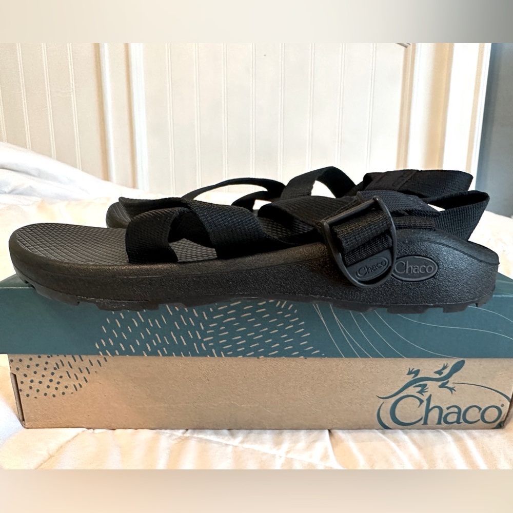 Black Chaco sandals #hiking #chaco